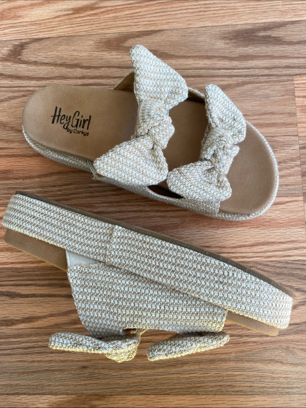 Hey Girl by Corkys Cream Bow Slide Sandals-7 Like New Academia Neutral Comfy